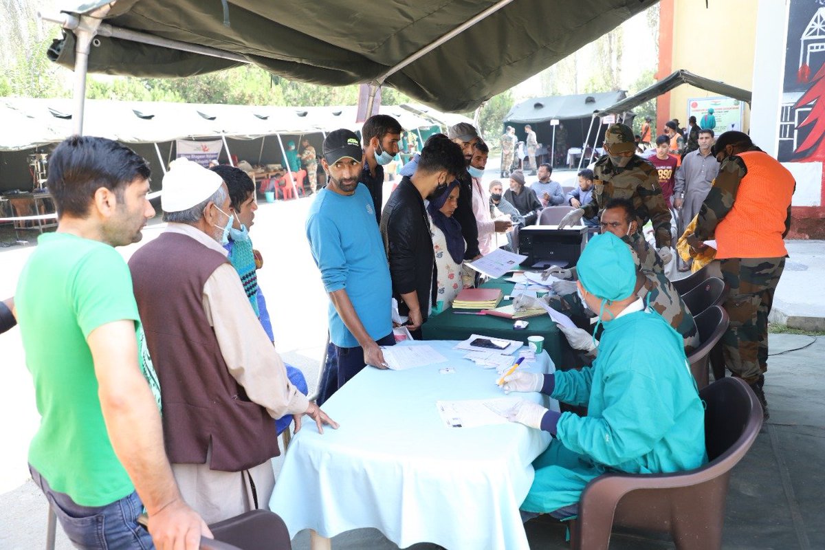 RadioChinar's tweet photo. @MayorofS @OfficeOfLGJandK @manojsinha_ @manishindiatv @AdityaRajKaul @ajitsinghpundir #IndianArmy in this initiative received enthusiastic response from the local populace across #Kashmir ,
The emotions expressed by the specially abled people towards this gesture was unmatched.
#EnablingKashmir 
#rehabilitation
#Disability 
@manojsinha_ 
@Tiny_Dhillon 
@NAN_DINI_ https://t.co/LMOujtTXqn