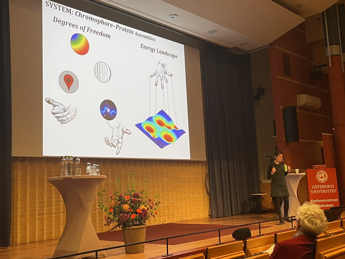 PascalAlbanese's tweet photo. You will orchestrate chromophores with in-house tunable proteins! I wanna do this too... 🤩 @photocongress #NPC15 https://t.co/hY6FUI5cqa