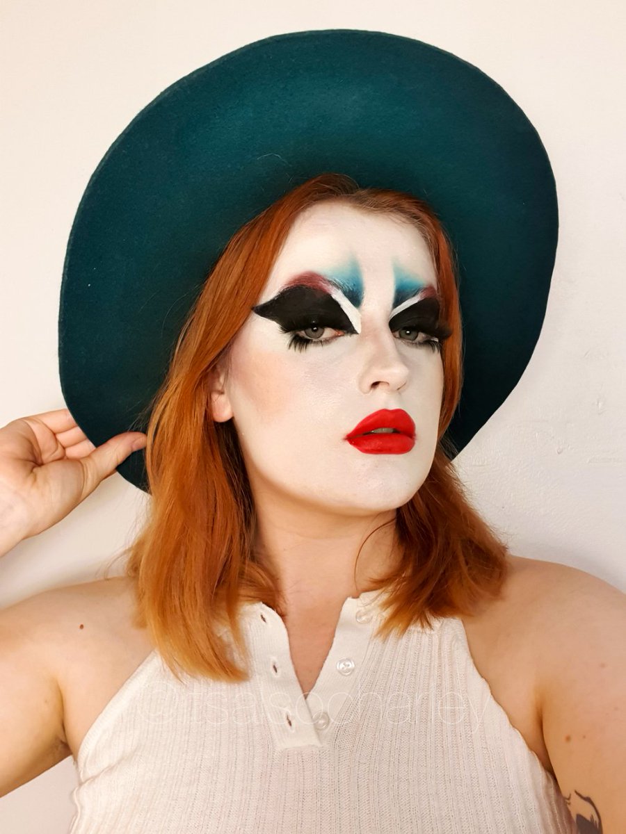 itsalsocharley's tweet photo. Hell hath no fury like a woman SCONED 🎂
Everyone better be manifesting a healed knee for @VictoriaScone ahead of tonight's episode #DragRaceUK https://t.co/sXmhJBKWya