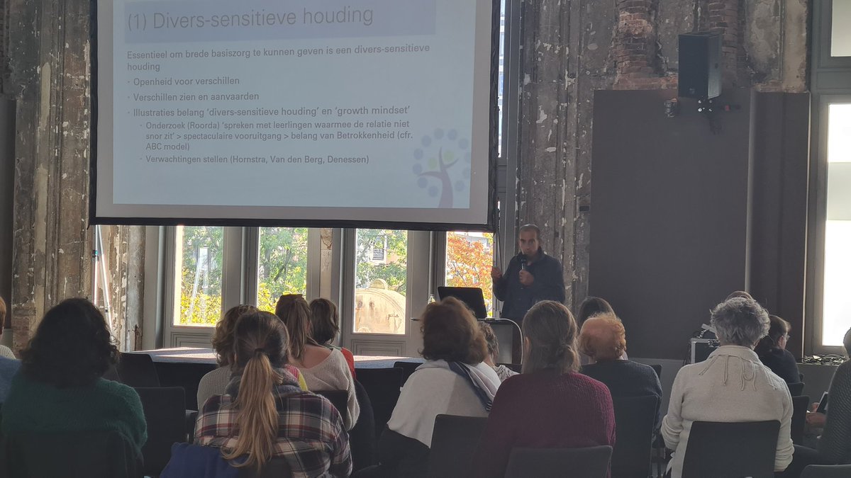 'De fond van leerzorg in scholen: divers-sensitieve houding. Bv. het fenomenaal effect van babbeltjes met leerlingen waarmee de relatie niet snor zit (Roorda)' Wouter Schelfhout op 2de dag #GoAll4Learning traject!