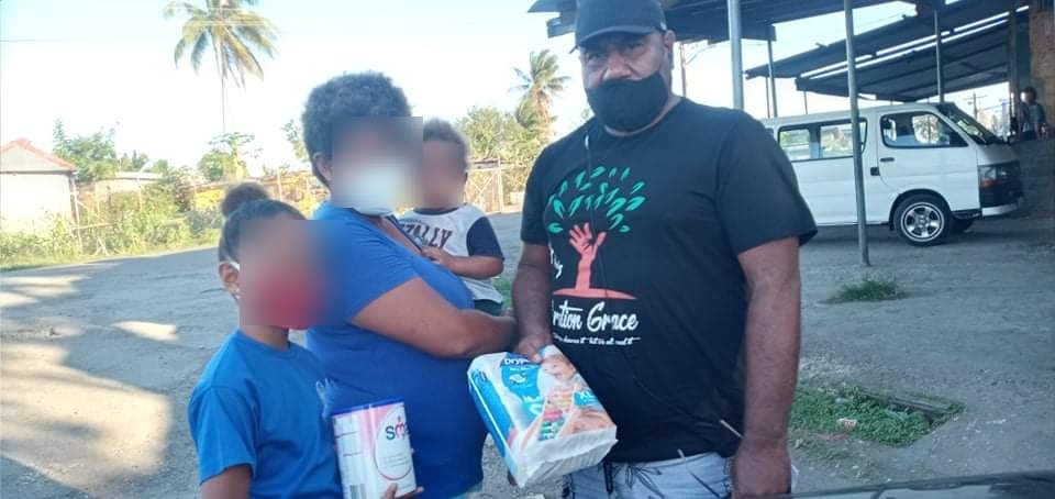 operationgracee's tweet photo. For the past 2 weeks our team have been put distributing baby essentials to newborn mothers who cannot afford them. Thank you Loving Islands for sponsoring these care packs. Vinaka Jisu na veivakarautaki🙏 #Veilomani https://t.co/nAFvd9hKv7