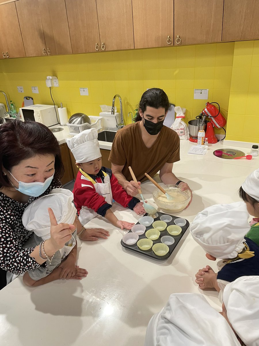 DCollinsISB's tweet photo. The Little Chefsโ Kitchen is open! #EY3 @ISBeijing #learnisb https://t.co/OTSX27qDZc