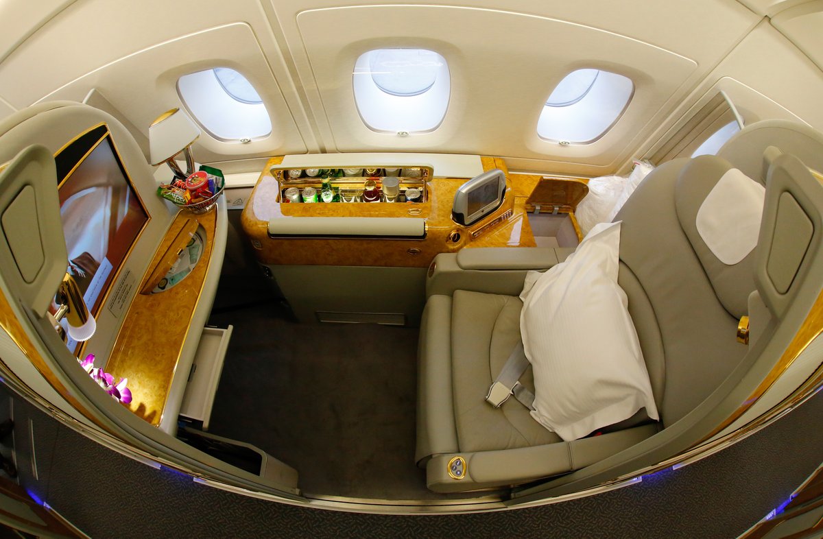 The Mirror tweet media