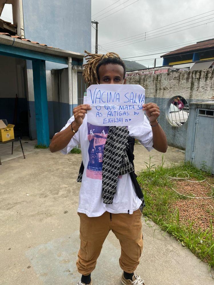 BrenaltaMc's tweet photo. 2° dose 🙏🏿
#ForaBolsonaroGenocida #VOLTAEXALTA https://t.co/r8rD0G8rn5