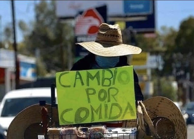ChuecoEnMexico's tweet photo. @GmoSheridan @jccharc Lo dice el "Supremo" (loco) que prefiere las Suburbanas, vivir en un Palacio 👑🇪🇸, tener un rancho (La Chingada*) y que sus hijos vivan más ostentosos en 🇺🇸 sin trabajar.

*Por cierto, nadie en su sano juicio le llama a un lugar donde vive así, a menos que le falte un tornillo. https://t.co/LUntnZ6NMj