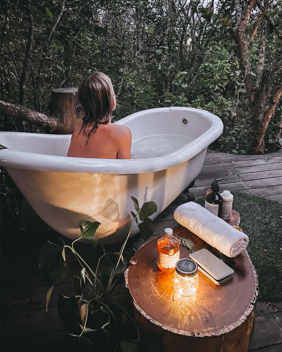 visitknysna's tweet photo. Slow down, relax, indulge: which blissful bathtub view would you choose to relax and unwind in? 1,2, or 3 🛁 #VisitKnysna

📸 IG: katya_donova
📸 IG/soulontheheads
📸 IG/jaynebrand_

#BathtubDay #BathWithAView #Knysna #ShareSouthAfrica https://t.co/kO69XVfw1q
