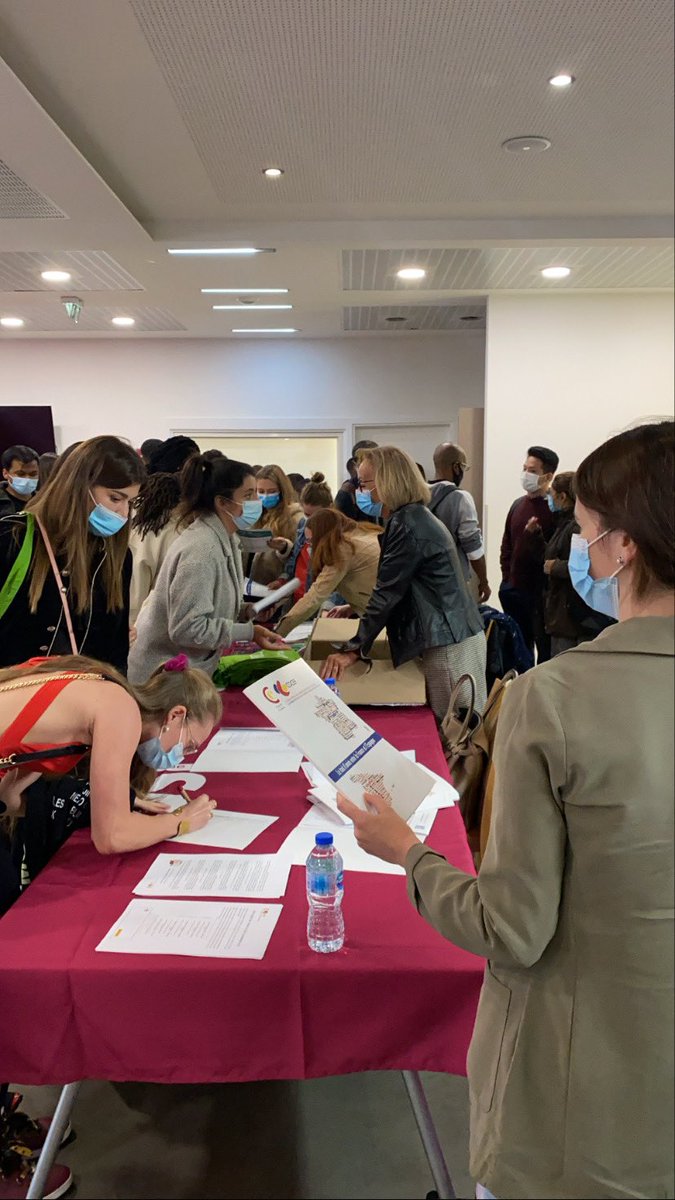 Place aux échanges entre les étudiants et les entreprises sur l’ensemble des certifications proposées par l’ISC Paris !