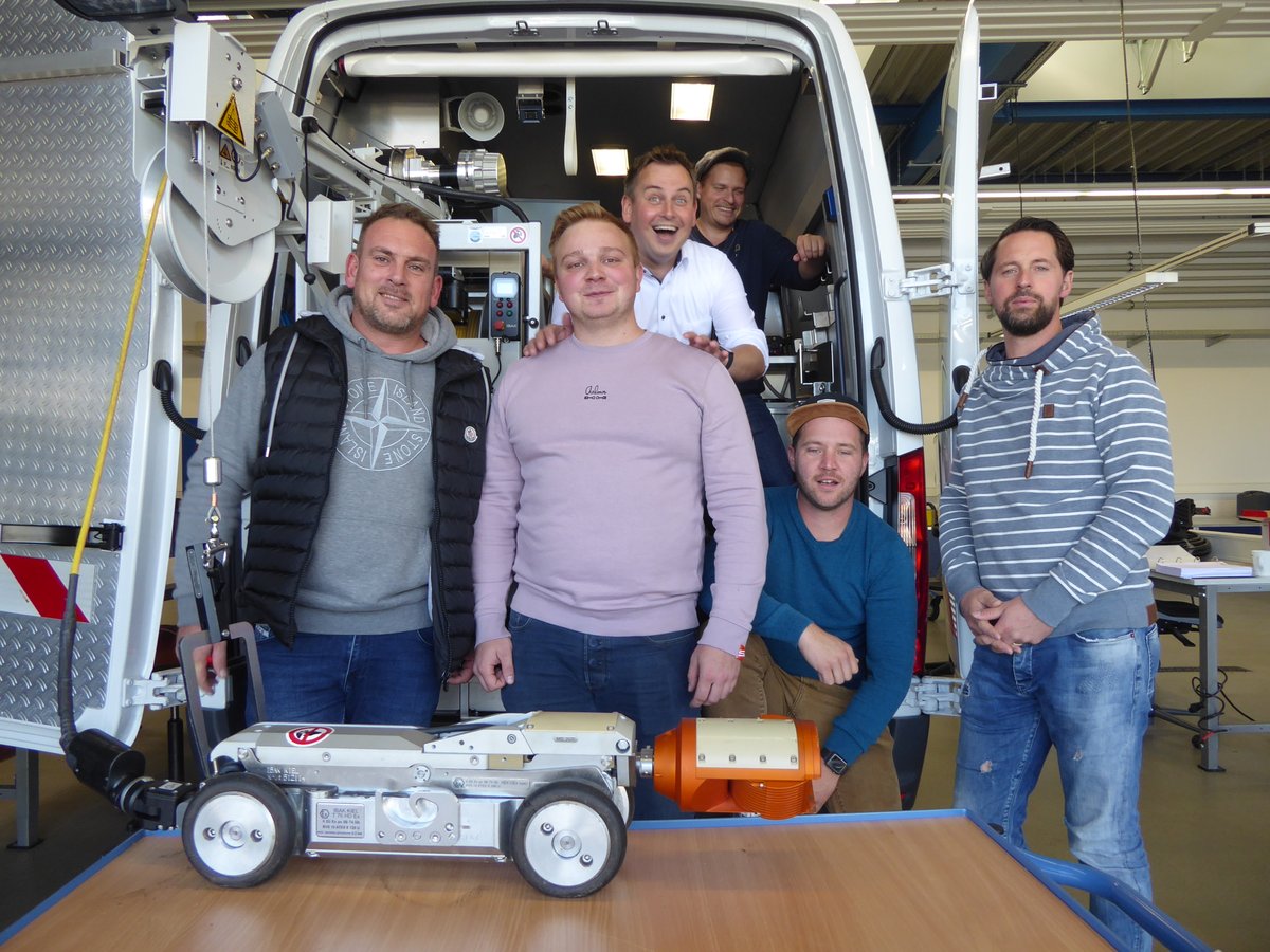 IBAK's tweet photo. Die Supertruppe von der Firma W. Roth Kanalreinigung wird zur Zeit auf ihrem neuen Inspektionsfahrzeug geschult. Ab nächster Woche machen sie damit Krefeld unsicher! #kanalinspektion #tvinspektion #kanalinspektionsfahrzeug #ibakfahrzeug
https://t.co/D23DC8sUZN https://t.co/vqFLkq5TUI