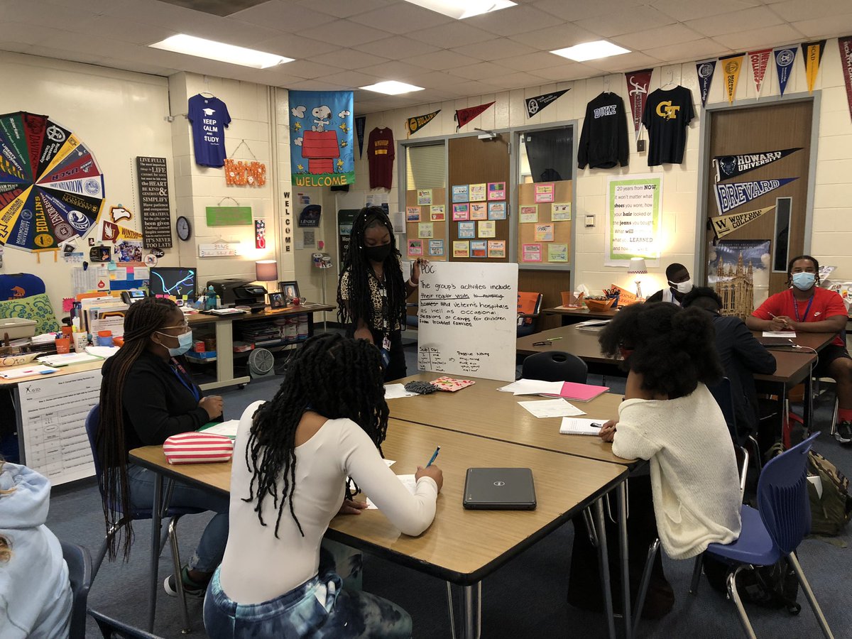 lrayl5's tweet photo. @RNECavaliers AVID rocking Tutorials @RNE_Counseling @mark1_sims @VrhodenVanessa @RichlandTwoAVID @RichlandTwo https://t.co/fFFCDCXMa6