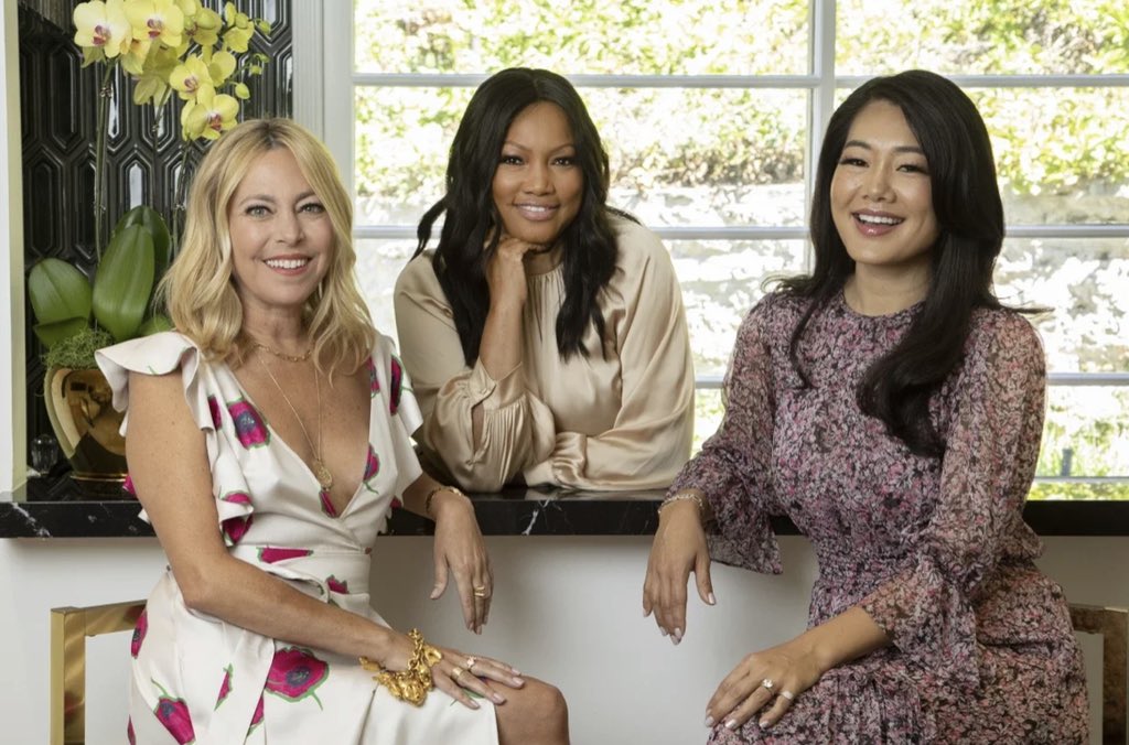 gibsonoma's tweet photo. The Charlie’s Angels reboot we deserved https://t.co/jErPX85ikt
