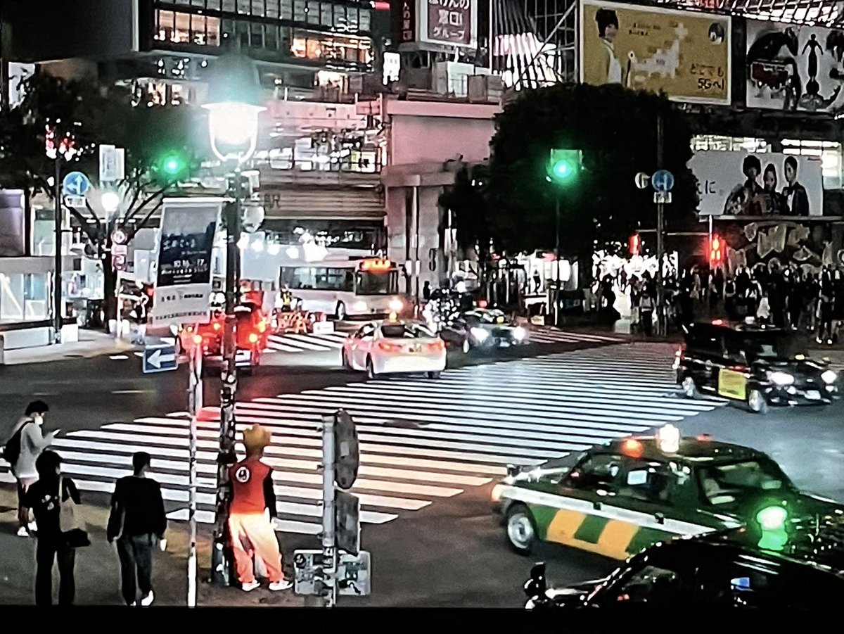 SaaaChi_8383's tweet photo. 報道ステーションで現在の渋谷の様子が映ったらなんか悟空？おるんやけど https://t.co/YDmkAc3S42