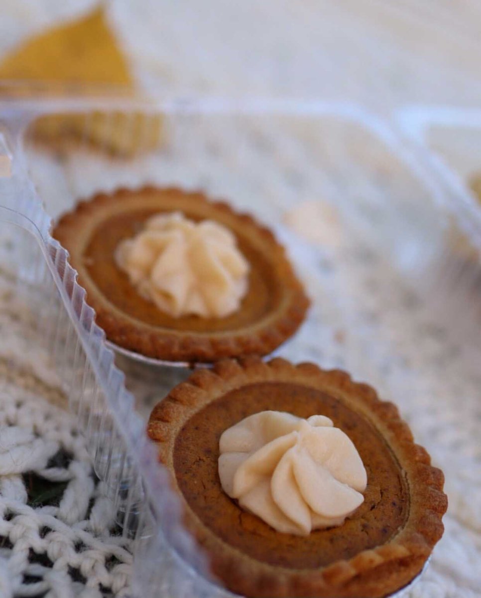 Our friend Roxanne (aka <a href="/reddeereats/">Red Deer Eats</a>) is BACK with another epic picnic feature for <a href="/tourismreddeer/">Tourism Red Deer</a> Thursday 🥧

Check out her page for all of the dreamy fall picnic inspo and learn how you can experience Cronquist House's Tea for Two down at <a href="/bowerpondsrec/">BowerPondsRecreation</a> 😍