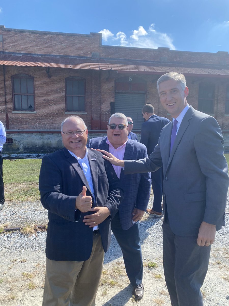 IntersectEast's tweet photo. On Tuesday we celebrated the project launch of Intersect East. Thanks to @EastCarolina, @GreenvilleNC,and the many others who helped this project come to life!!

➡️Learn more at https://t.co/RdZI98N2UX https://t.co/IAZfsrVzQC