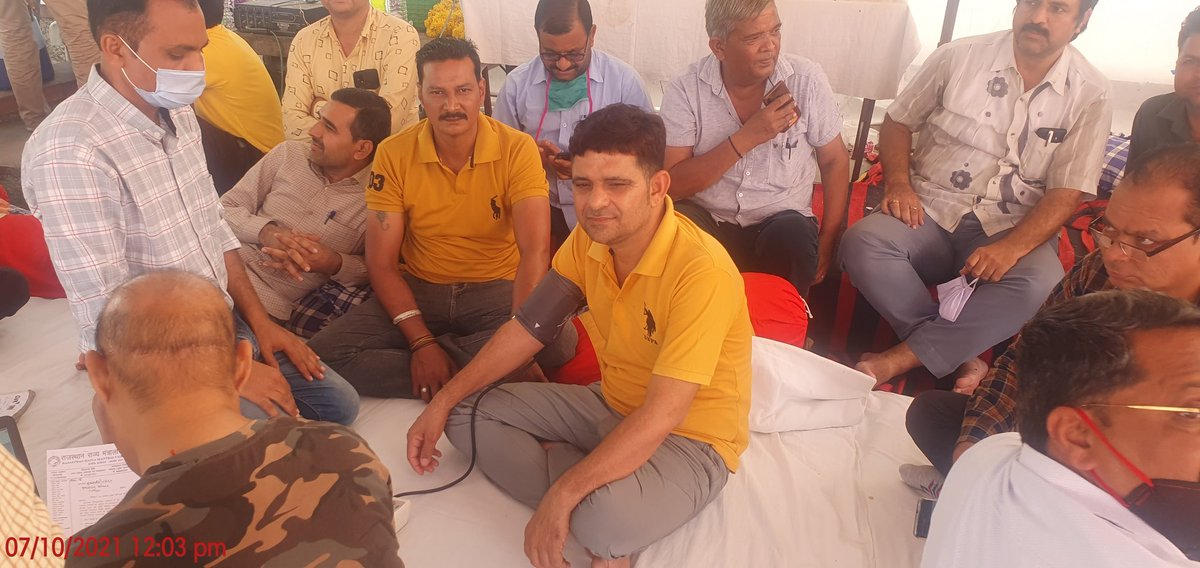 anil_pilibanga's tweet photo. मंत्रालयिक मांगो को पूरा करवाने के लिए शहीद स्मारक, जयपुर में आज आमरण अनशन (भूख हडताल) का लगातार छठा दिन
@1stIndiaNews @RajCMO @LDC3600 @News18Rajasthan @zeerajasthan_ @DainikBhaskar @ashokgehlot51 @GovindDotasra @Ldc_Gp3600 @LDC_GP_3600 @rrmkms2013 @RRMKM_JPR @rrmkm https://t.co/qHEKOFiGM3