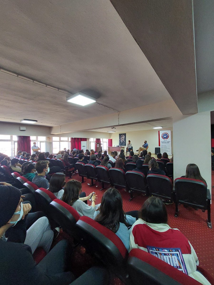yaksi_emre's tweet photo. It was such a pleasure to visit our high school and talk to students, together with one of the brightest stars of Turkish science @gunesinolsun_ from @ibgcenter https://t.co/jnNdbXWqTo