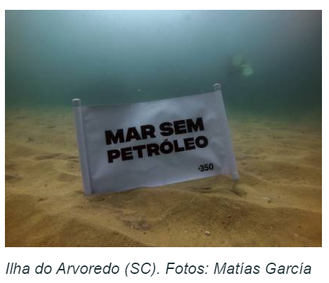wwfbrasil's tweet photo. #MarDeLuta Protestos debaixo d’água alertam para riscos à biodiversidade marinha do Brasil devido a leilão de petróleo e gás. Leia mais em @350brasil: https://t.co/snaCkOzVTt

#LeilãoFóssilNão #MarSemPetróleo #SOSLitoralSC #SalveaBaleiaAzul #SalveNoronha https://t.co/ZGzHrlYTMH