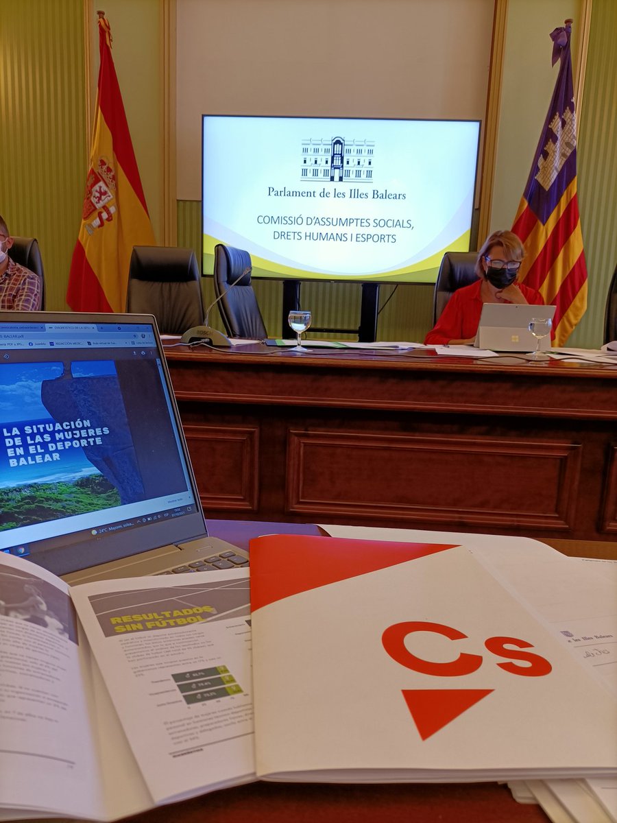 JuanMaGomezCs's tweet photo. 👥 @CsBaleares en #ComSocialsiDretsHumans @ParlamentIB recibimos la comparecencia d Marta Lliteras y Mar Mas @MujeryDeporte_ que presentan el diagnóstico de situación d las mujeres en el #deporte balear
👉Igualdad:Mucho por hacer en el deporte y en la sociedad, desde y por todos https://t.co/5aoln24rZe
