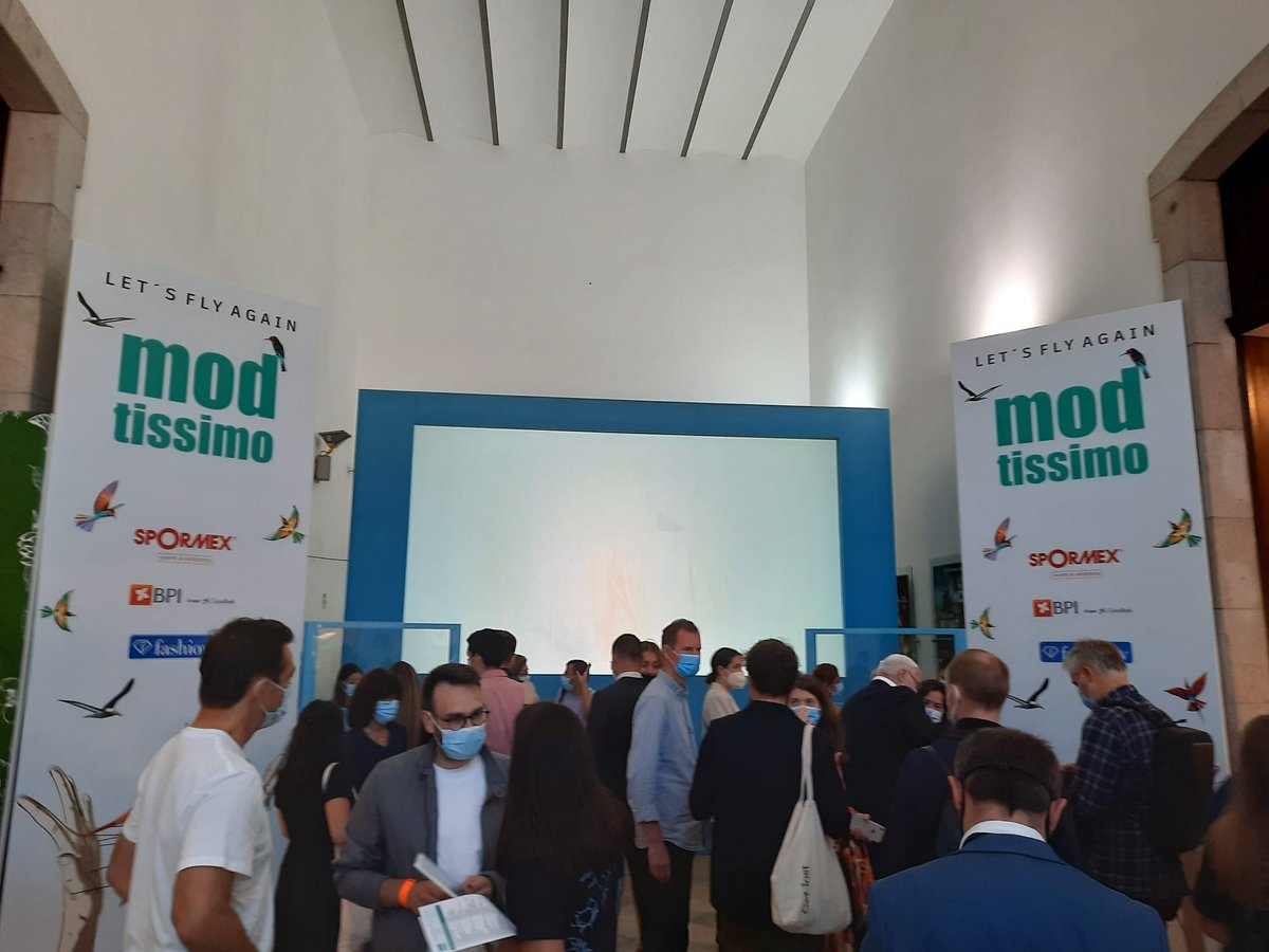 modaccat's tweet photo. Som a la fira de la indústria tèxtil i de la confecció de Porto: #Modtissimo, en una missió conjunta amb una quinzena d'empreses europees dins del projecte @FascinateEu. Teixim aliances amb Portugal, Bulgària i Dinamarca per la internacionalització i la sostenibilitat de la moda! https://t.co/WgfZCkKa8T