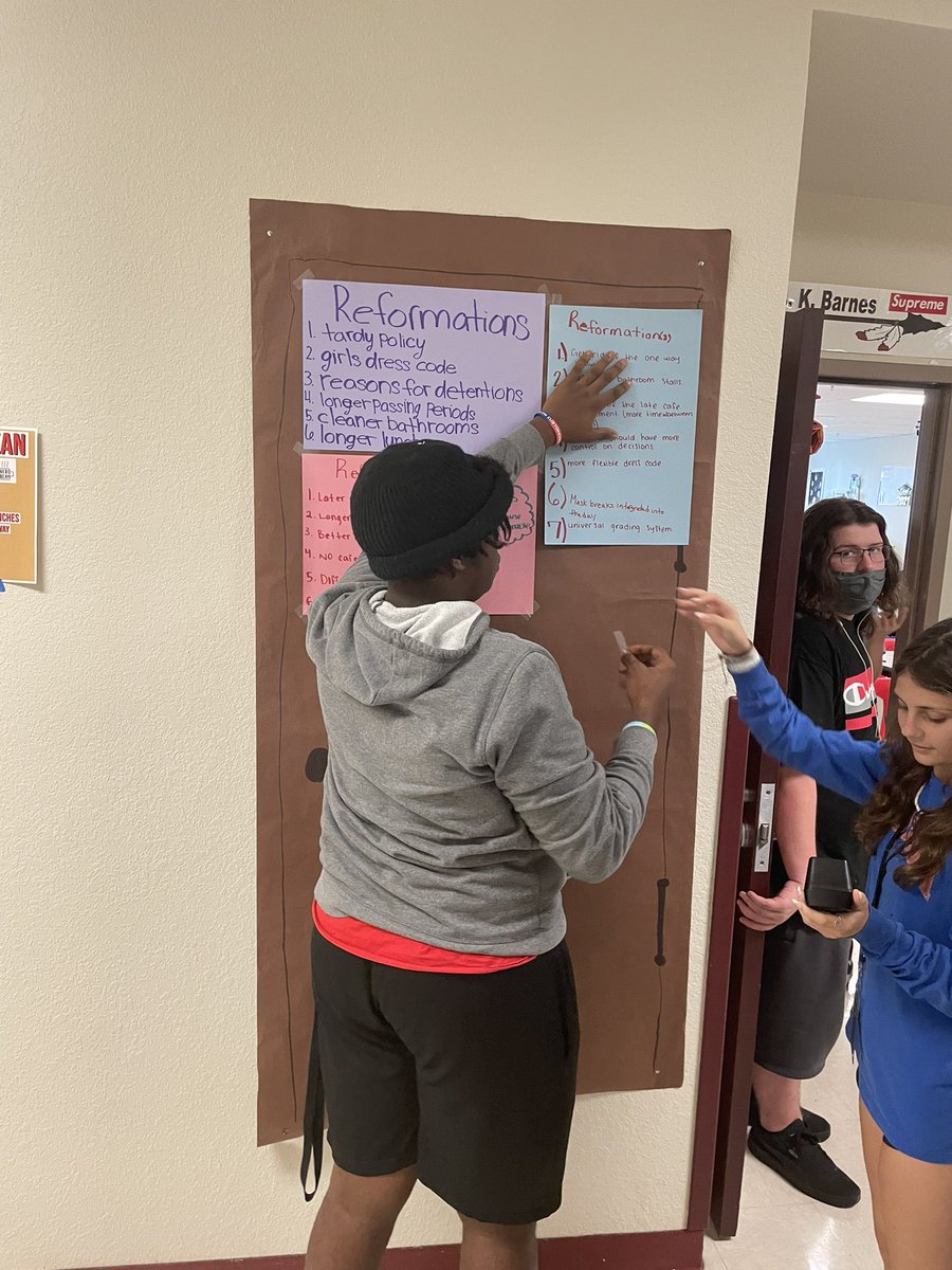 MommaKB2's tweet photo. Sophomores “nailing” their own “reformation theses” to the door after learning about Martin Luther and the Reformation. @VBHSNation https://t.co/VRt3VWReOD