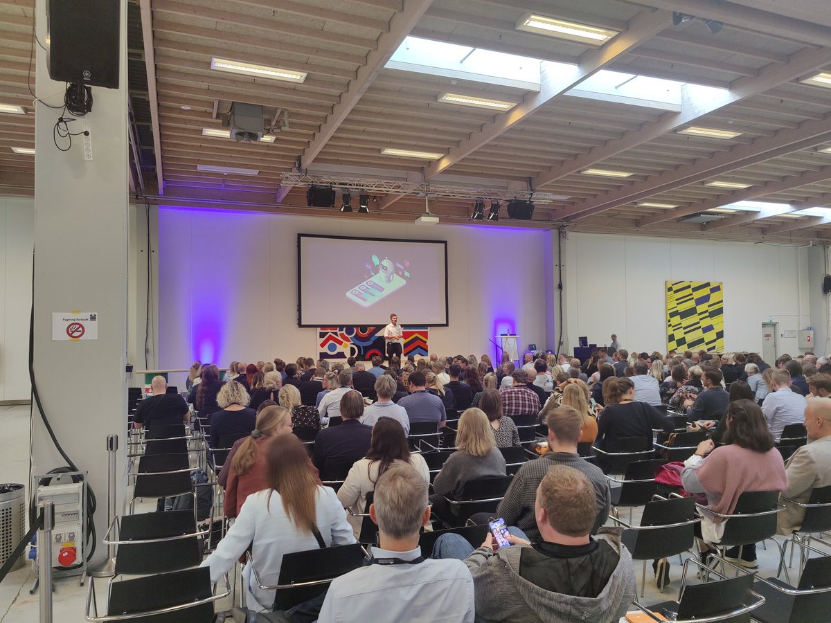 PerHolmDK's tweet photo. Tid til dagens sidste oplæg ved Marketingcamp 2021
#mc21dk https://t.co/NFd9BqjgLT