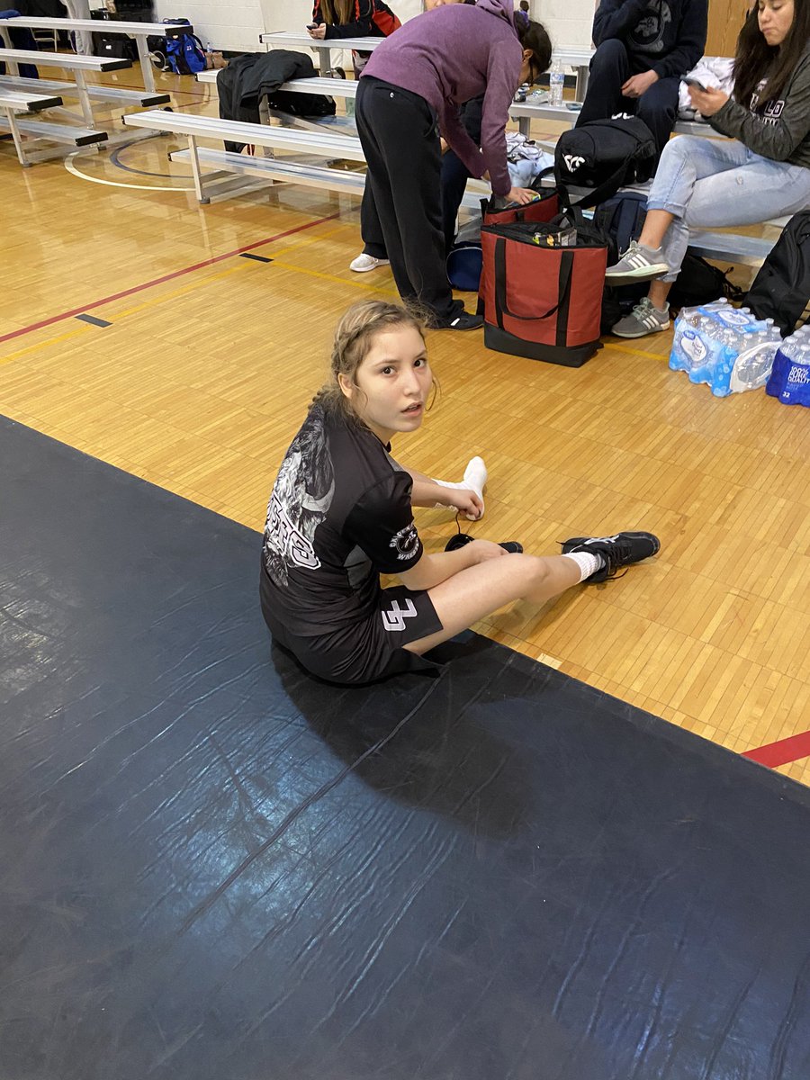 luckygchscoach's tweet photo. We want to wish Anahi a very happy birthday!!! https://t.co/mKKRAC4Ilj