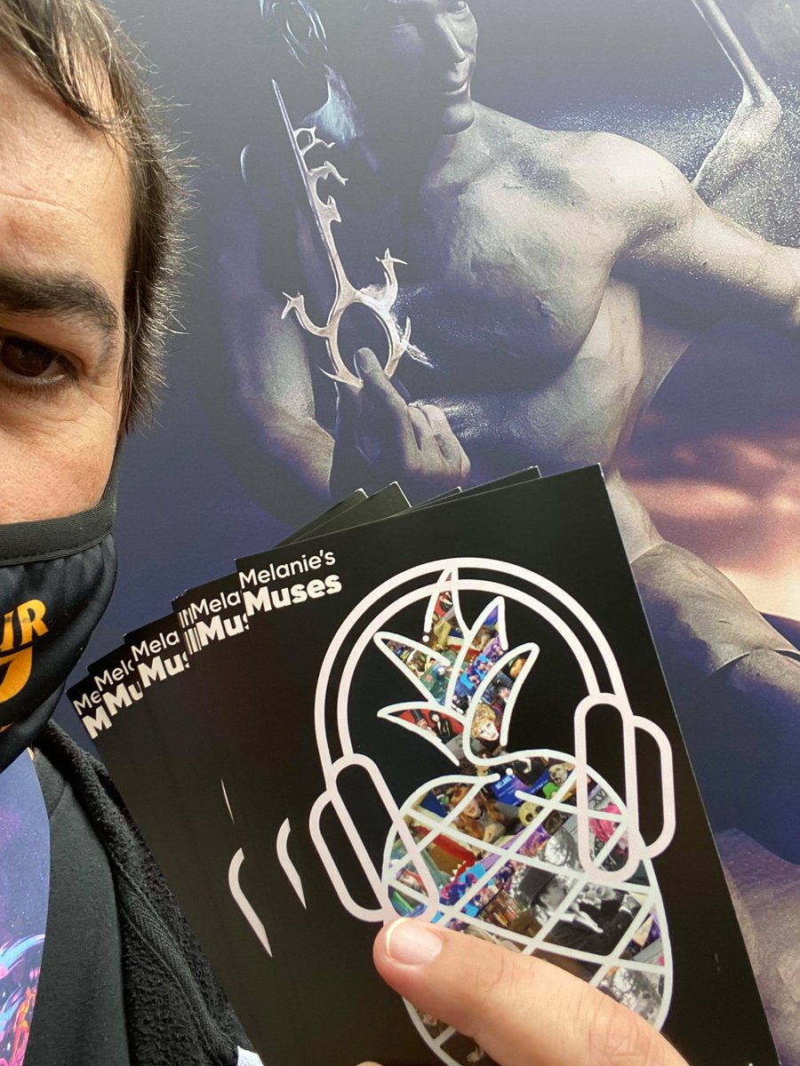 melanies_muses's tweet photo. Dave is at #NYCC Hiding Postcards as I type! Who will find the first one? Who will find the #GoldenPineapple🍍 - 

Check out all the details here - https://t.co/E1PGKwWERu

#NYCC2021 #MelaniesMuses #Giveaway https://t.co/TK2JoO3jE2