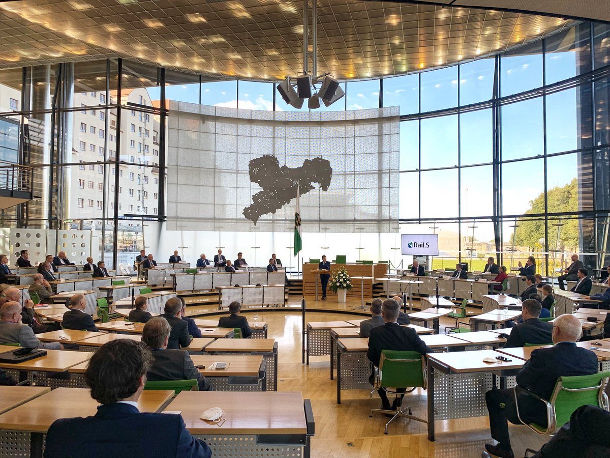 Michael Kretschmer (@mpkretschmer) on Twitter photo Seit 20 Jahren vernetzt das #Innovationsnetzwerk #Bahn <a href="/RailS_eV/">Rail.S e.V.</a> Wissenschaft, Wirtschaft & Institutionen. Heute zählt es zu den führenden Bahntechnikclustern & leistet mit seiner Arbeit wichtigen Beitrag für die #Mobilitätswende in #Deutschland & #Europa. (SK) #SoGehtSächsisch Seit 20 Jahren vernetzt das #Innovationsnetzwerk #Bahn <a href="/RailS_eV/">Rail.S e.V.</a> Wissenschaft, Wirtschaft & Institutionen. Heute zählt es zu den führenden Bahntechnikclustern & leistet mit seiner Arbeit wichtigen Beitrag für die #Mobilitätswende in #Deutschland & #Europa. (SK) #SoGehtSächsisch