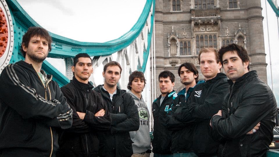 #tbt Que hacen?? 😆 una perlita en Londres con los <a href="/GladiadoresHB/">Los Gladiadores</a>