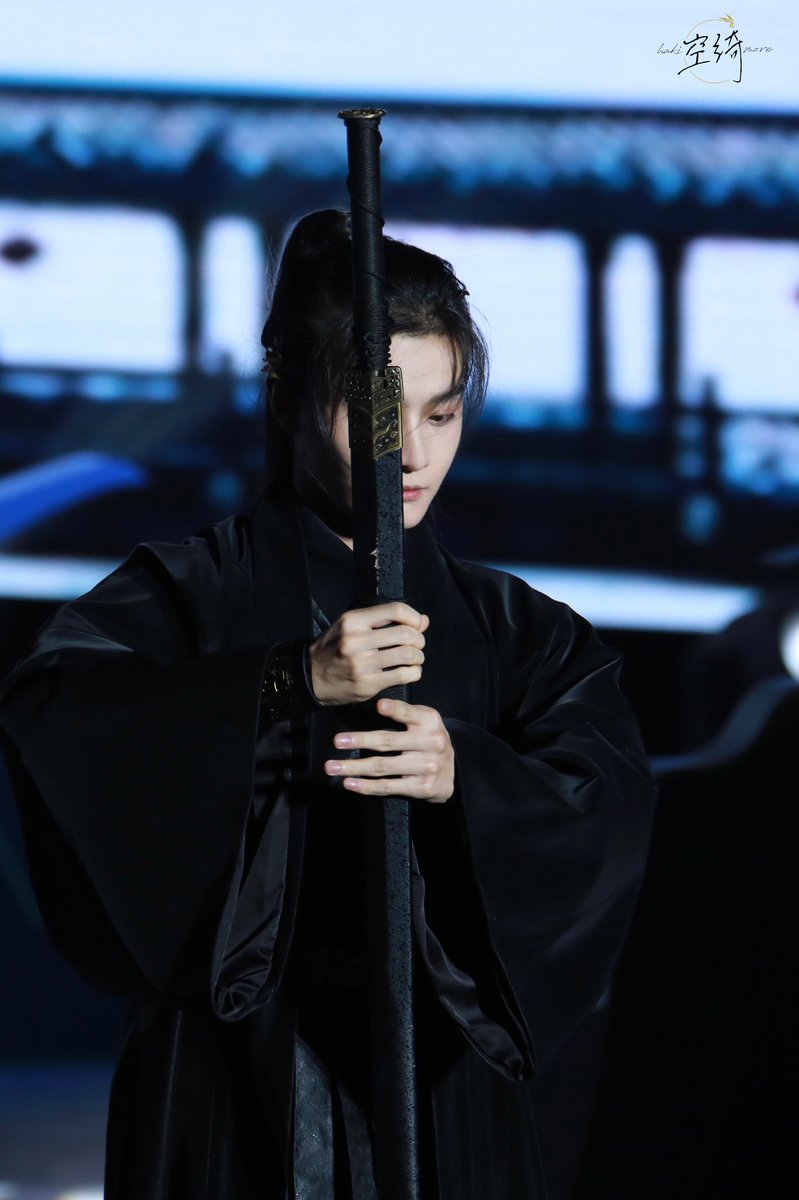 forxuebayi's tweet photo. [211005] 2021国风大典

🌌

Cr. 是空绮啊

#国风大典
#薛八一 #XueBayi #เซวียปาอี https://t.co/Tqgt6hq1Br