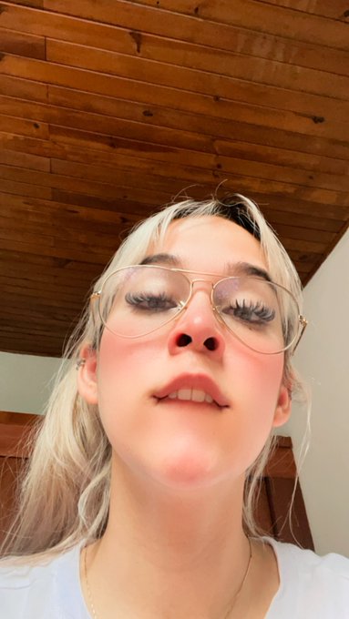 Buenas buenas, ya despertaron? 👀 https://t.co/PNSr5a3MXo