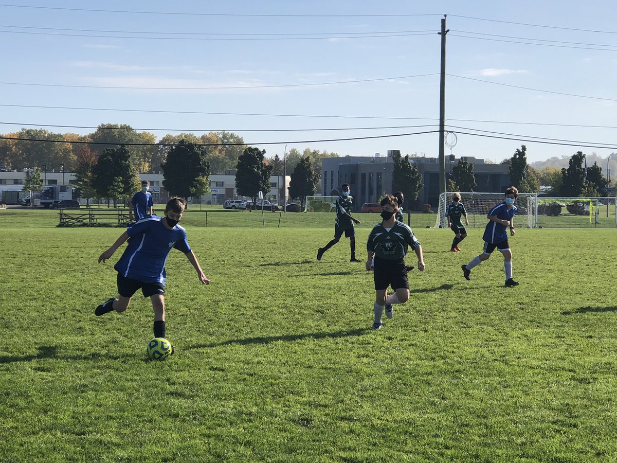 C’est maintenant le tour aux garçons 7/8 de participer au tournoi de ⚽️ du CECCE!!
<a href="/CcSamuelGenest/">C.c. Samuel-Genest</a> <a href="/ecolecatholique/">CECCE</a> <a href="/Sport_Epaulards/">Sports Pierre-Savard</a> <a href="/sportsbdesloges/">Sports Béatrice Desloges</a> <a href="/Franco_Cite/">ESC Franco-Cité</a> <a href="/escgarneau/">ESC Garneau</a> <a href="/LoupsCCMB/">Loups CCMB</a> <a href="/laserccsg/">Laser CCSG</a> <a href="/TessierCaro/">Caroline Tessier</a>