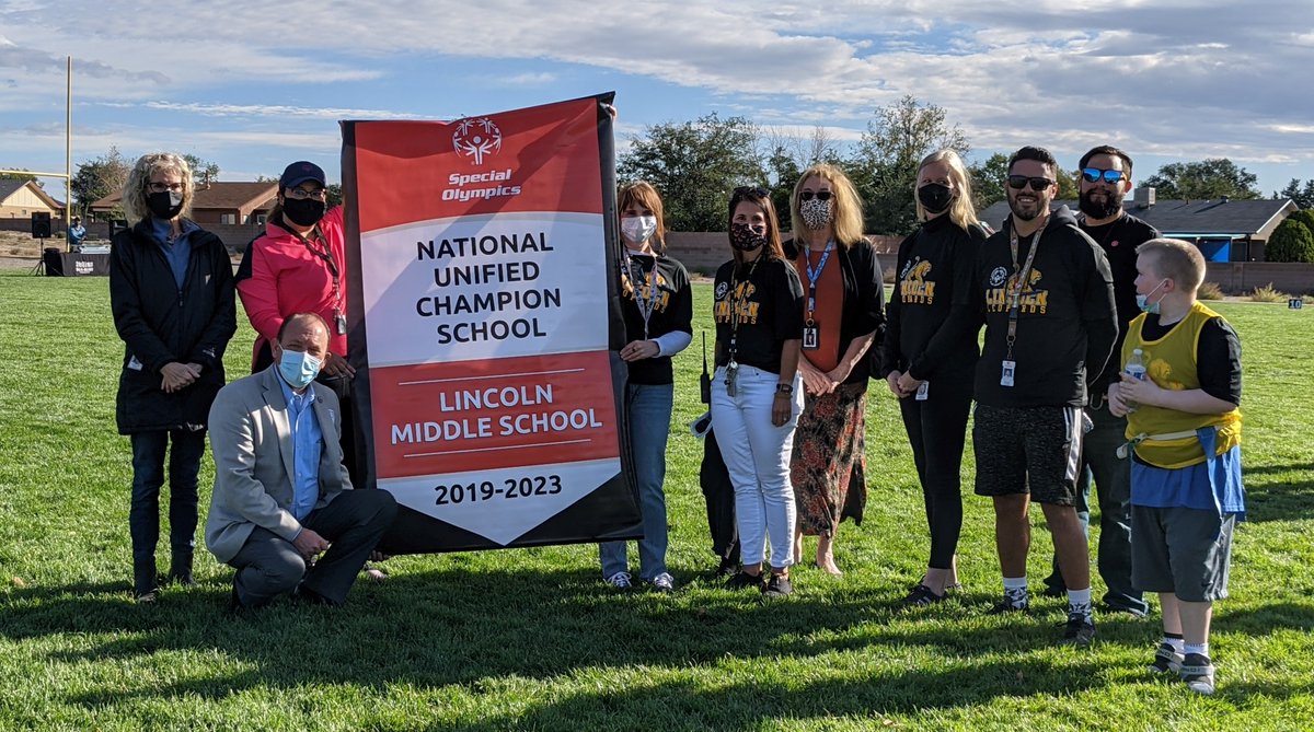 LincolnMS10's tweet photo. We are a Special Olympics National Unified Champion School. We have an inclusive school climate that shows collaboration, engagement and respect for all members of the student body and staff. Unified Sports Day was a blast! #lmsrocks https://t.co/y3e3jzM5Kf