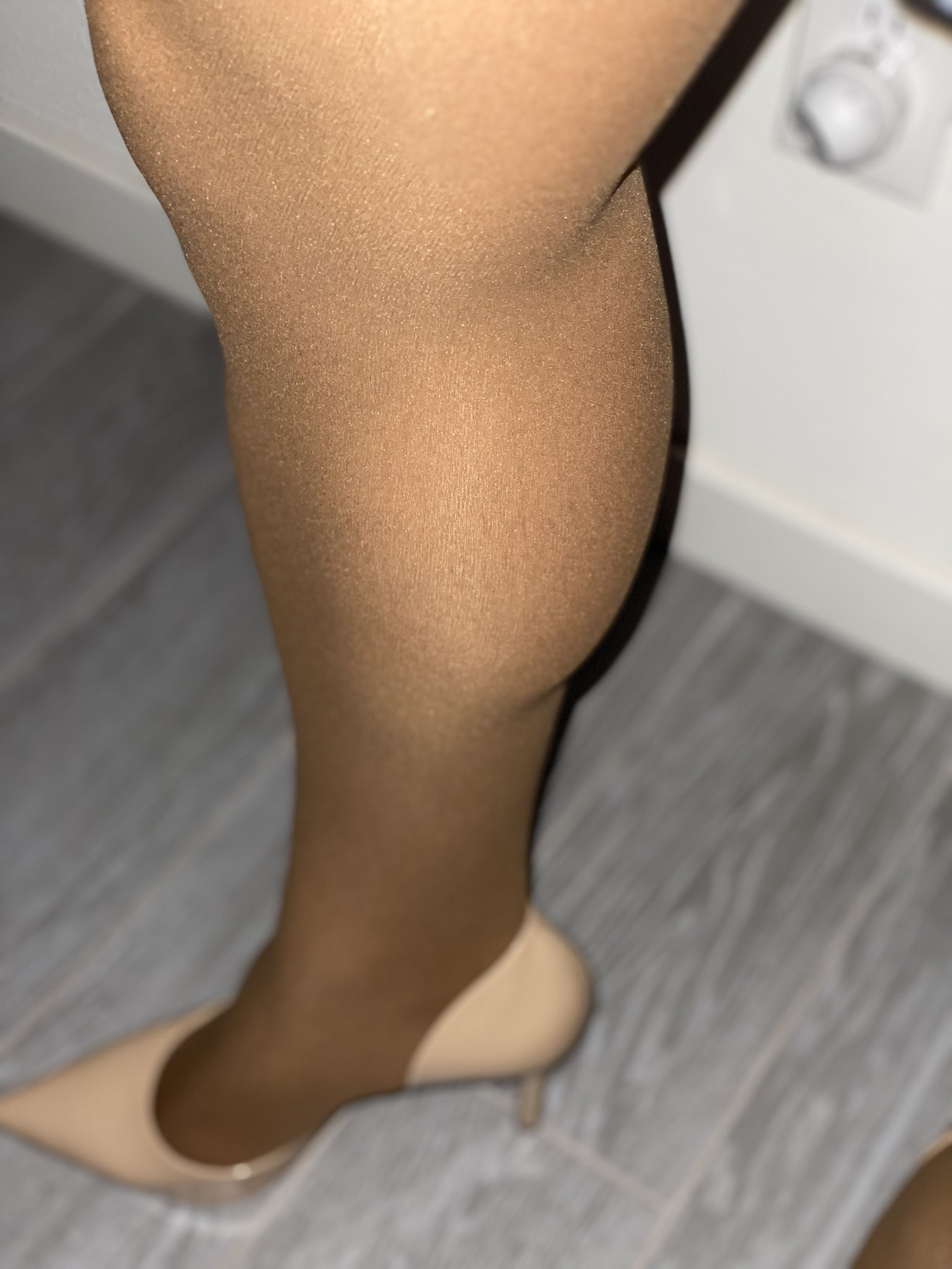 JaimeCD25 on X: Can't go wrong with a nice tan pantyhose calf   / X