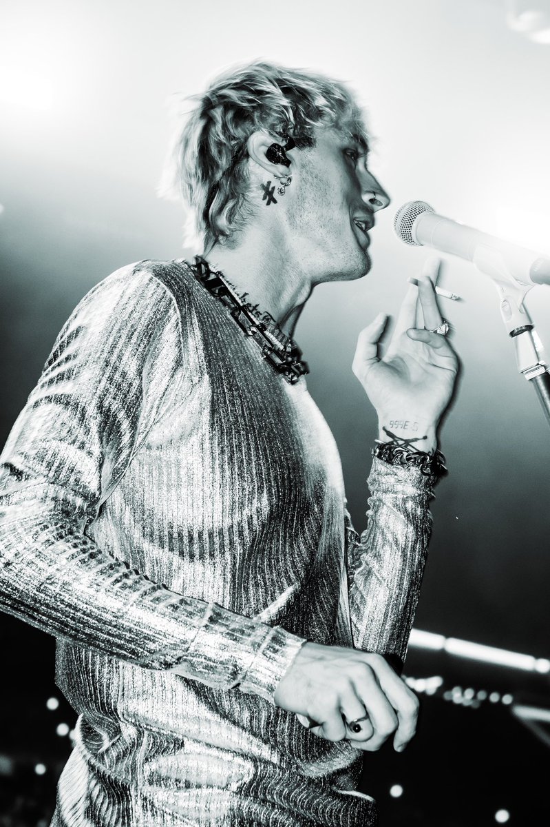 garrett_dix3's tweet photo. ▪️@machinegunkelly at the @WalmartAMP in Arkansas▪️
•
•
•
#machinegunkelly #MGK #mgkconcert  #mgkfans https://t.co/kbKmiHZ6au
