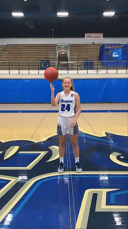 hopemfox's tweet photo. I’m so blessed and excited to announce that I have committed to Southern Connecticut State University. Thank you to my family, teammates, and coaches. Thank you to @CoachKate_Lynch and @SCSU_WBB for a great visit! Let’s go owls!🦉💙 https://t.co/d6NDJV5VPb