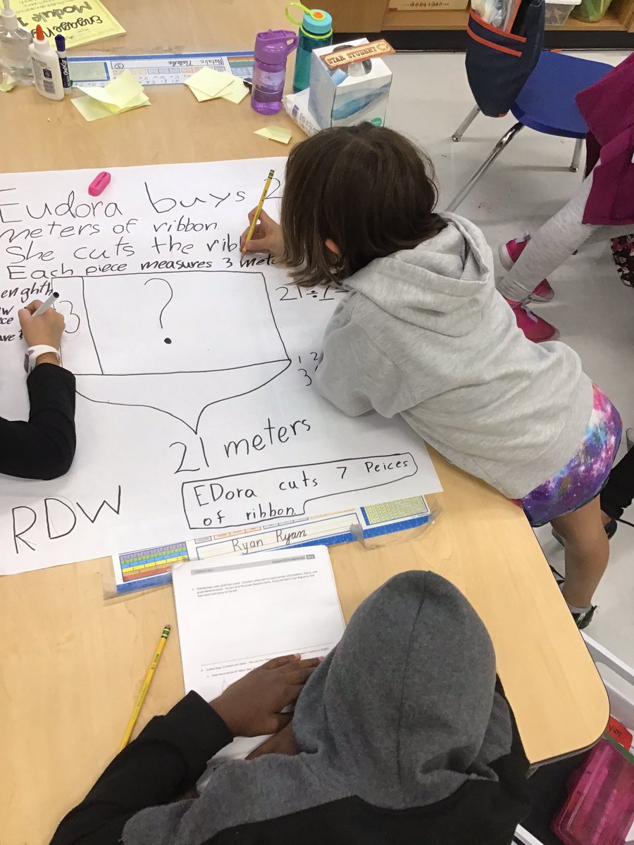 MsLyles308's tweet photo. Math Group Work #HatchTigers #OakPark97 https://t.co/WA4w50jE4p