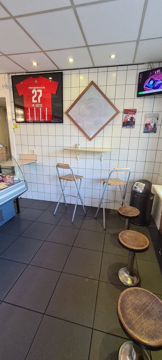 Één jaar en één dag  later hangt  het shirt . <a href="/MarioGoetze/">mariogotze</a> #psv