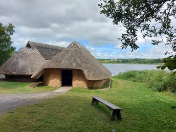 heritageparkwex's tweet photo. Autumn is here π Our opening hours are 9:30 - 5:30
(last entry 4 pm) Updated tour schedules are as follows:
#Prehistoric Ireland 10.15am & 1.30pm
#EarlyChristian 11.00am & 2.15pm
#AgeofInvasion 12.00 pm & 3.00pm
Open 7 days in #Wexford ππ
Book https://t.co/2gfXCjdttq π¦ https://t.co/uEMoIX3YOb