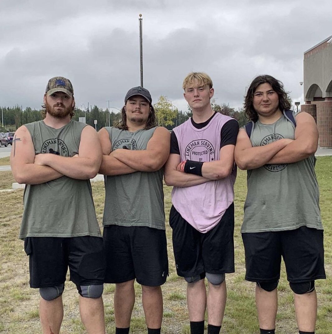 LoganSimpson73's tweet photo. Gonna miss my senior lineman and quarterback. #colonyhighschool https://t.co/bqLJNWOSFK