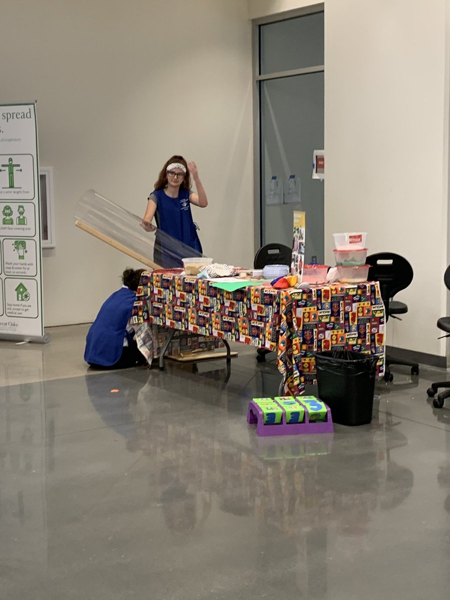 8th graders are checking out all the awesome opportunities at Laurel Oaks today. Are you aware of the amazing opportunities awaiting your students at your local Career Center? @GO_RealLife <a href="/oaks_laurel/">Great Oaks HR</a>