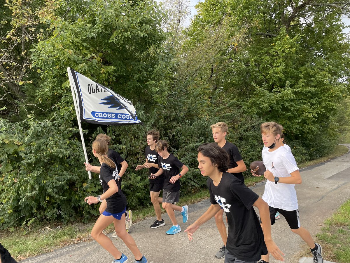 ONWCrossCountry's tweet photo. After a quick break, leg #4 is off and running! #RavenRunner #oneflock #ONWHoco21 https://t.co/5QVQyTVQK3