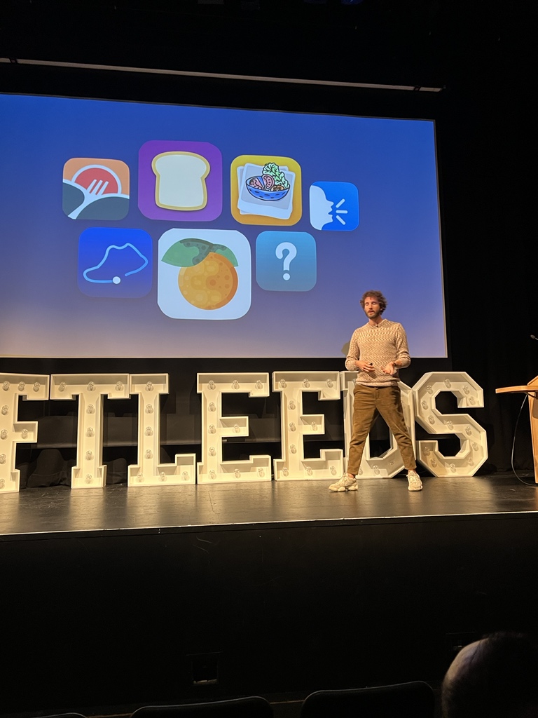 hiddevdploeg's tweet image. Now @jordibruin about how to kick ass and ship apps basically #swiftleeds