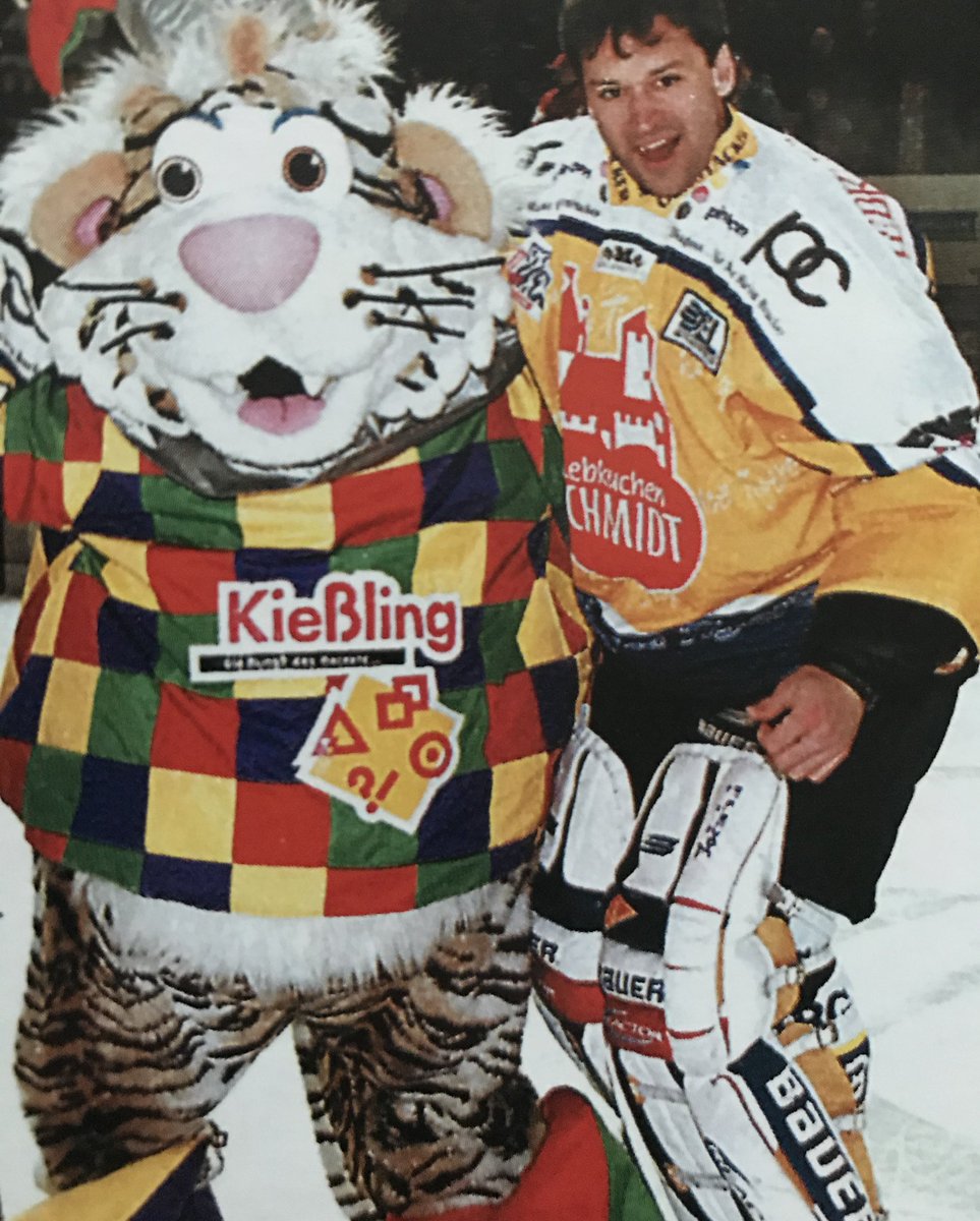 DanNitS04's tweet photo. On this day: Die Geburtsstunde von Pucki - dem besten Maskottchen der DEL. Papa und Ex- @Ice_Tigers Goalie Michel Valliere ist sicher stolz. Happy Birthday!!
#pucki #legende https://t.co/3YhAeHpn2u