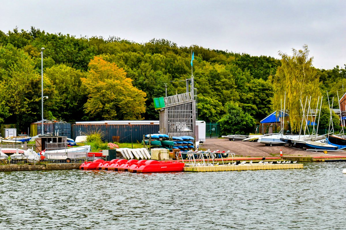 #ThursdayThoughts Afternoon boats by the lake #fairlandsvalleypark #stevenage #Hertfordshire 7/10 #loveukweather #ThePhotoHour #earthcapture <a href="/WeatherHerts/">Herts Weather</a> <a href="/hertslife/">Hertfordshire Life</a> <a href="/CloudAppSoc/">Cloud Appreciation Society</a> #NaturePhotography  #Weather #nature #landscapephotography #photooftheday
