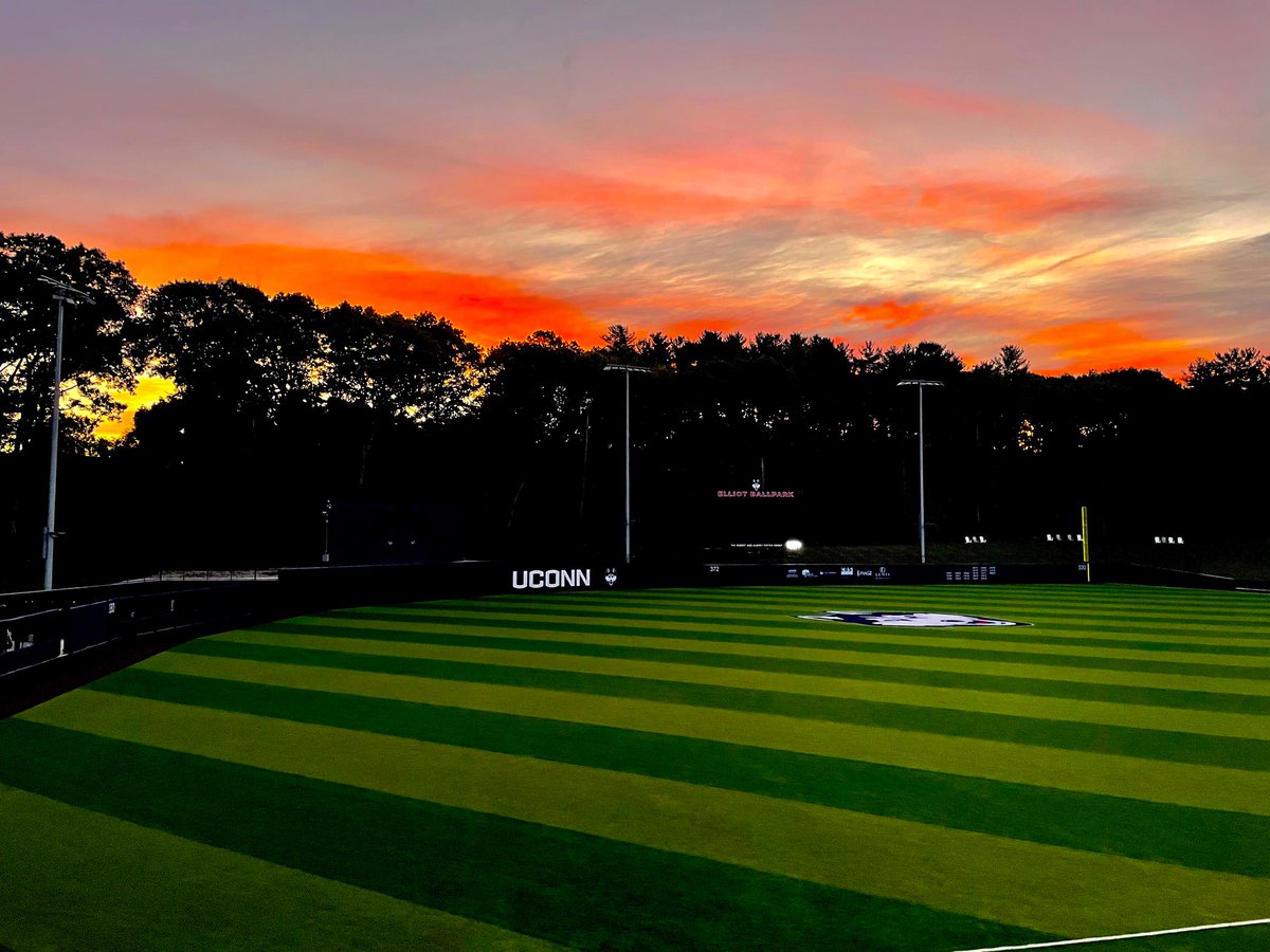 UConnBSB's tweet photo. A daily reminder that Elliot Ballpark is the prettiest in all the land and a perfect place to bring a picnic blanket and support the Hook C!

Friday 6PM vs @NiagaraTwolves 

The berm is open!
BYOLG (bring your own lawn games)

Admissions is Free!
Concessions open: 🍺 🥜 🍿 https://t.co/NnfB2Hm01X