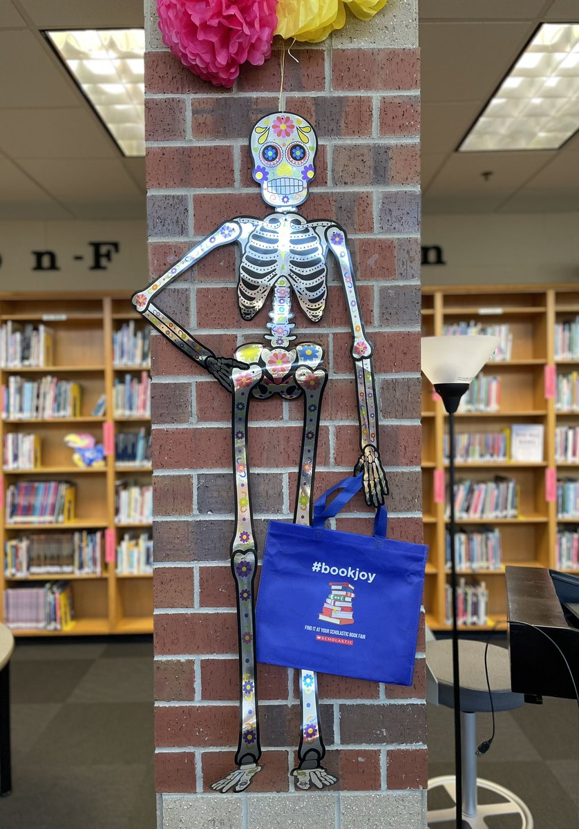 Library_ACMS's tweet image. Don’t mind me… Just waiting for the Scholastic Book Fair to start! 🎉Shopping begins on October 11 and runs through conferences on the 14th! #diadeloslibros