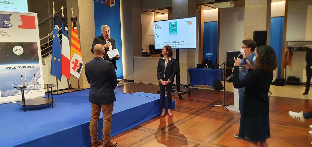 [Lauréats #SpaceTour21]
🗓️ 30.09 - Pitchday #7 - SUD PACA
✍️ Thème - Territoires durables, sûrs et résilients
🏆 Lauréats
1er prix 100K€ <a href="/LuxCarta/">LuxCarta</a>  
2e prix 75K€ #Hydroclimat
3e prix 50K€ <a href="/acri_st/">ACRI_ST</a> 
👏 à tous pour ces extraordinaires projets !
👉 connectbycnes.fr/laureats-sud-p…