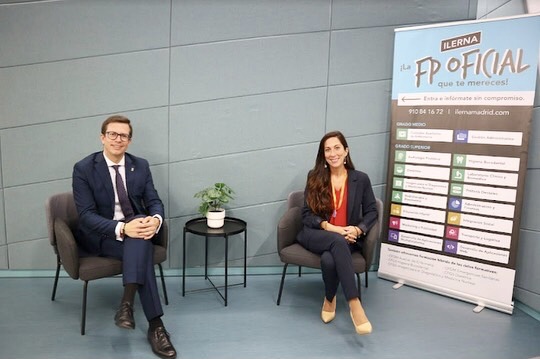 ILERNAFormacion's tweet photo. 🏫#ILERNAMadrid
ILERNA firmó convenio de colaboración con el Centro Riojano en Madrid. Su presidente,@JoseaRuperez, visitó nuestras instalaciones en #Madrid para conocer el proyecto educativo; nuestra directora,@gemmarevill, estuvo en el Centro Riojano.
¡Gracias por la visita! 😉 https://t.co/WomcknLe6N