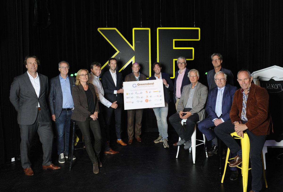 ofvld's tweet photo. 5 oktober was de feestelijke ondertekening intentieverklaring Green Deal Waterweg. Marcel Baas (Penningmeester) was aanwezig om een symbolische duim te plaatsen onder de intentieverklaring: https://t.co/9QYoYVHnhH https://t.co/FtYkaYdmIF