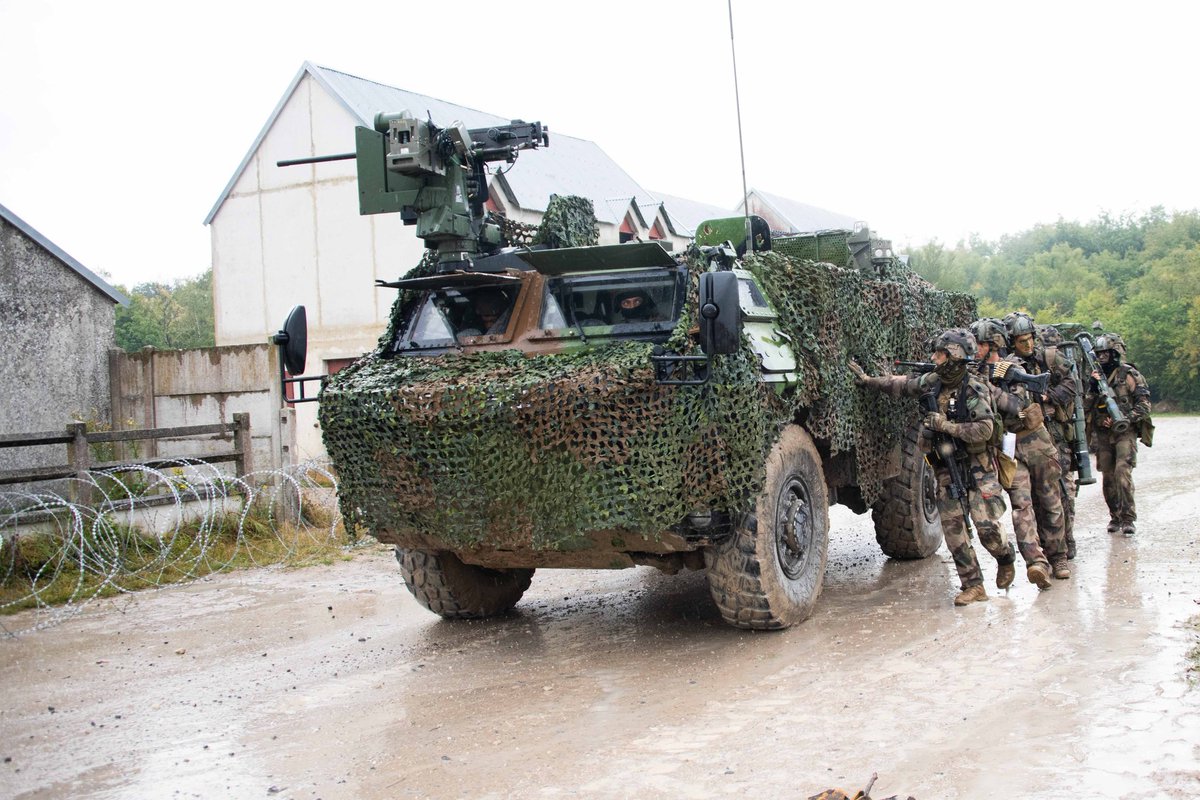 CDC94ri's tweet image. [#Interallié] Le 1er Bataillon de Royal Gurkha Rifle britannique s’est entraîné au #CENZUB aux côtés du 1er Régiment de chasseurs parachutistes français.

Les 2 unités ont combattu en #coopération et exercé leur interopérabilité en zone urbaine #PrépaOps #HauteIntensité